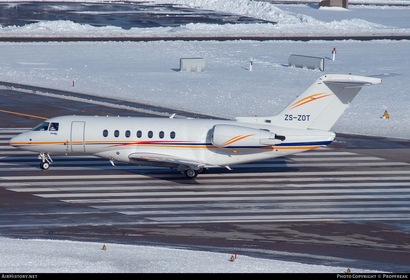 Aircraft Photo of ZS-ZOT | Raytheon Hawker 4000 Horizon | AirHistory.net #589461