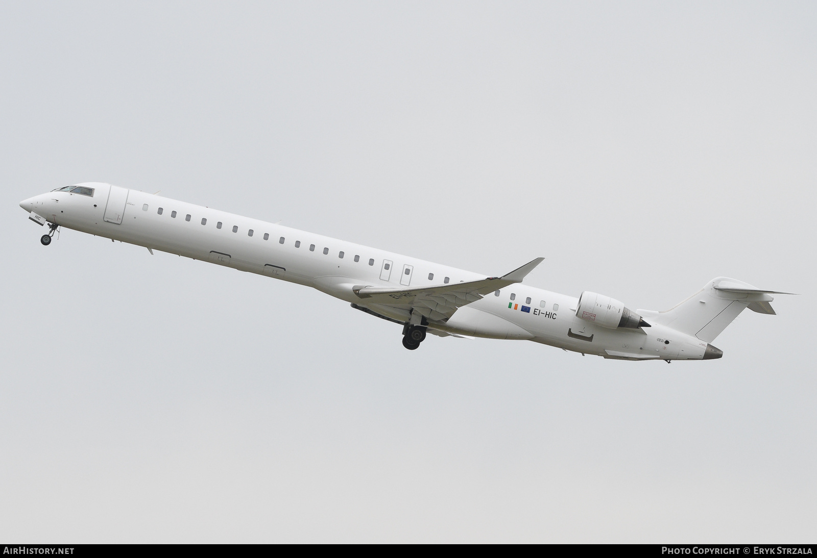 Aircraft Photo of EI-HIC | Bombardier CRJ-1000EL NG (CL-600-2E25) | AirHistory.net #589489