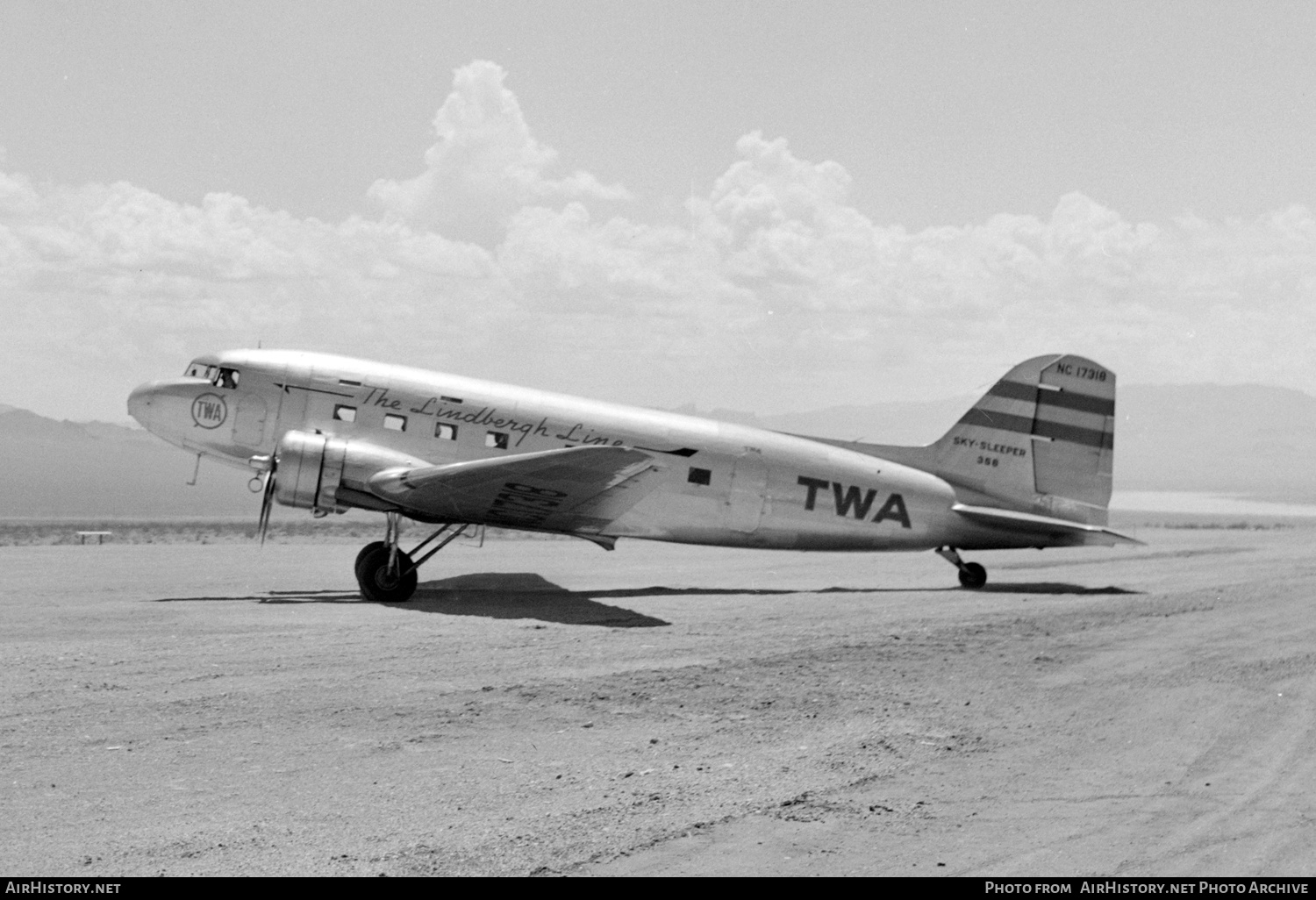 Aircraft Photo of NC17318 | Douglas DC-3B-202 | TWA - Transcontinental and Western Air | AirHistory.net #589540