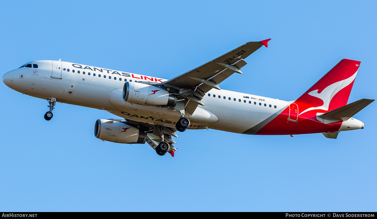Aircraft Photo of VH-JQX | Airbus A320-232 | QantasLink | AirHistory.net #589603