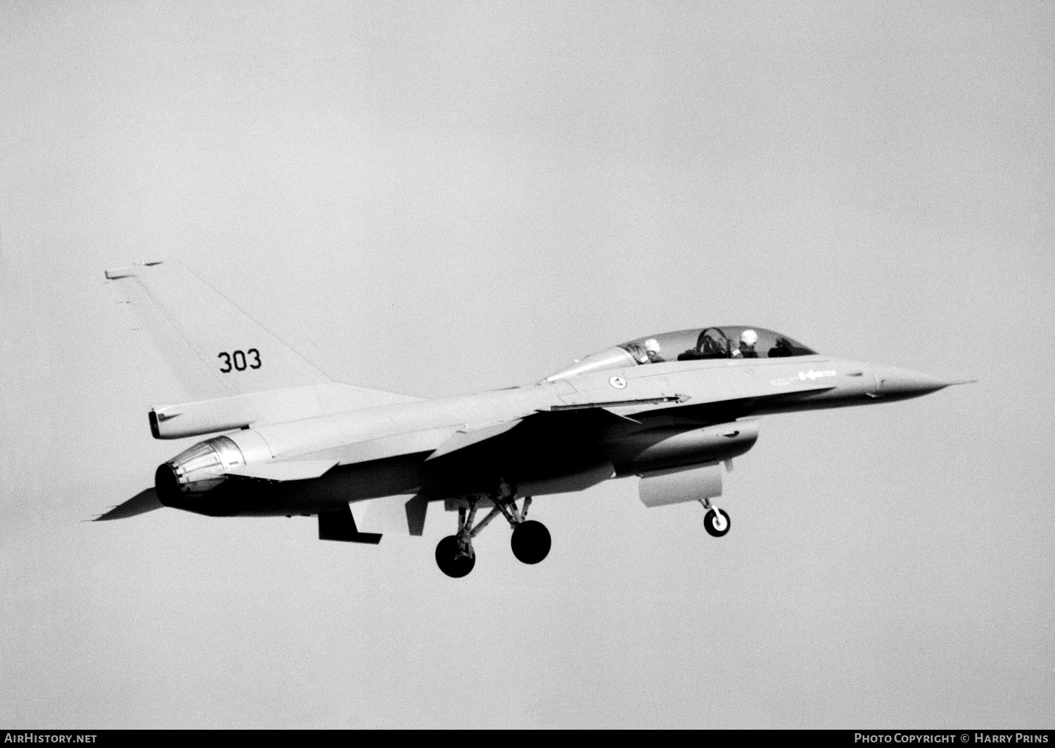 Aircraft Photo of 303 / 78-0303 | General Dynamics F-16B Fighting Falcon | Norway - Air Force | AirHistory.net #589709