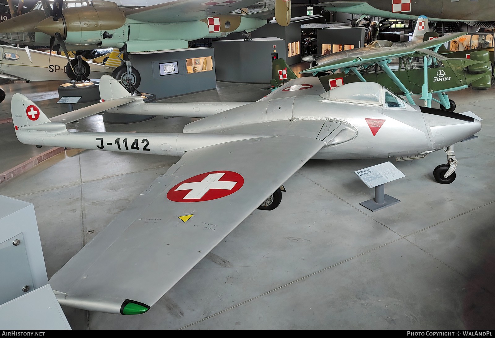 Aircraft Photo of J-1142 | De Havilland D.H. 100 Vampire FB6 | Switzerland - Air Force | AirHistory.net #589729