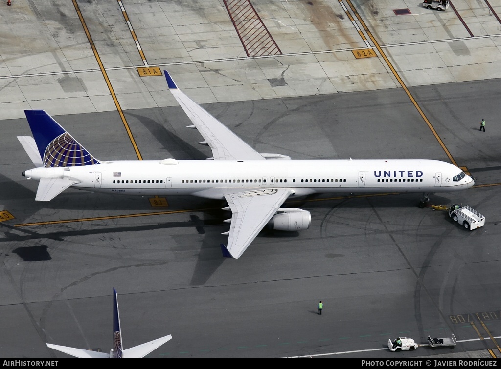 Aircraft Photo of N77865 | Boeing 757-33N | United Airlines | AirHistory.net #589781