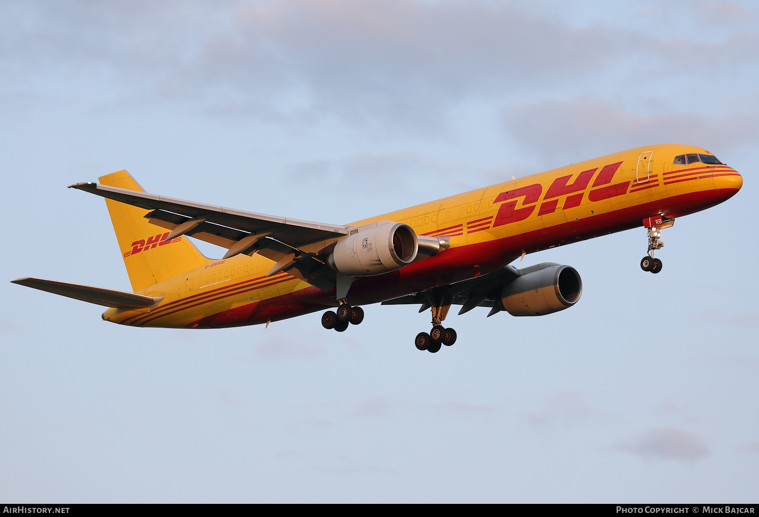 Aircraft Photo of G-BMRB | Boeing 757-236/SF | DHL International | AirHistory.net #589826