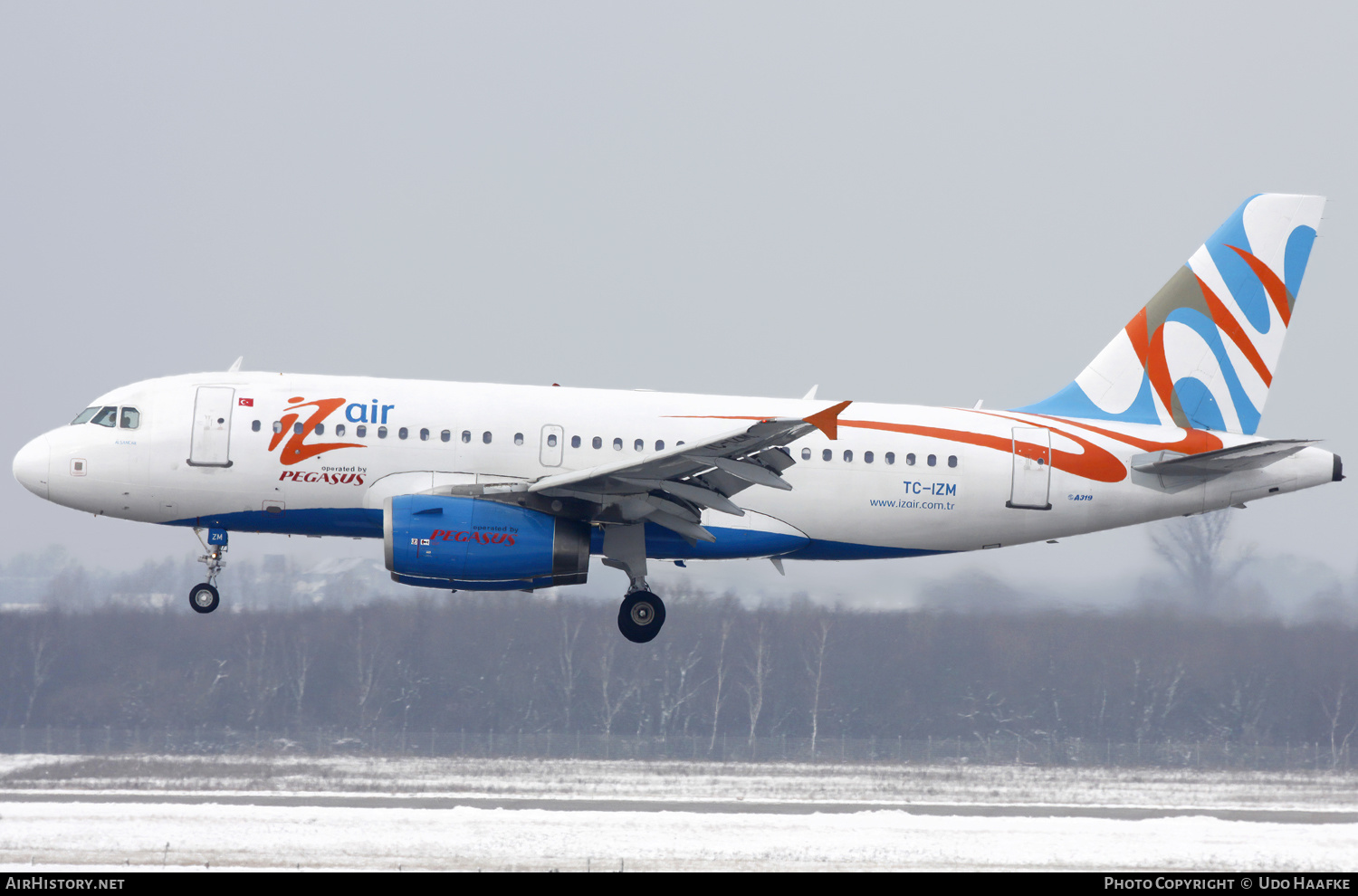 Aircraft Photo of TC-IZM | Airbus A319-132 | IZAir - Izmir Hava Yollari | AirHistory.net #589912