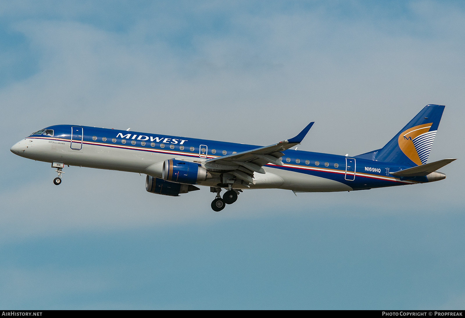 Aircraft Photo of N169HQ | Embraer 190AR (ERJ-190-100IGW) | Midwest Airlines | AirHistory.net #589921