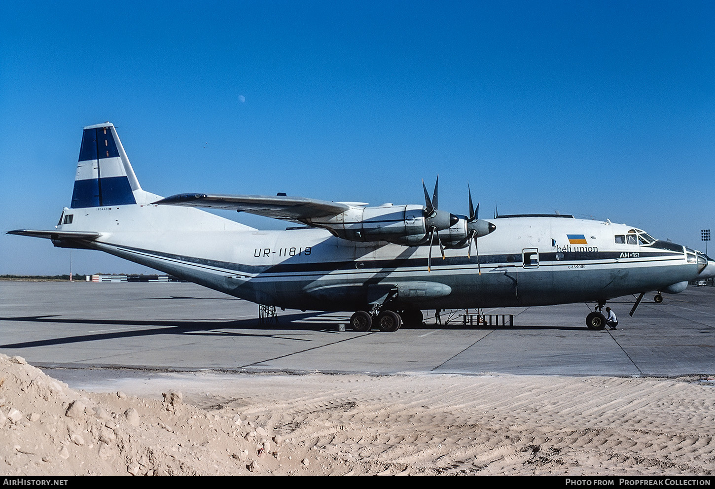 Aircraft Photo of UR-11819 | Antonov An-12BP | Héli-Union | AirHistory.net #589927