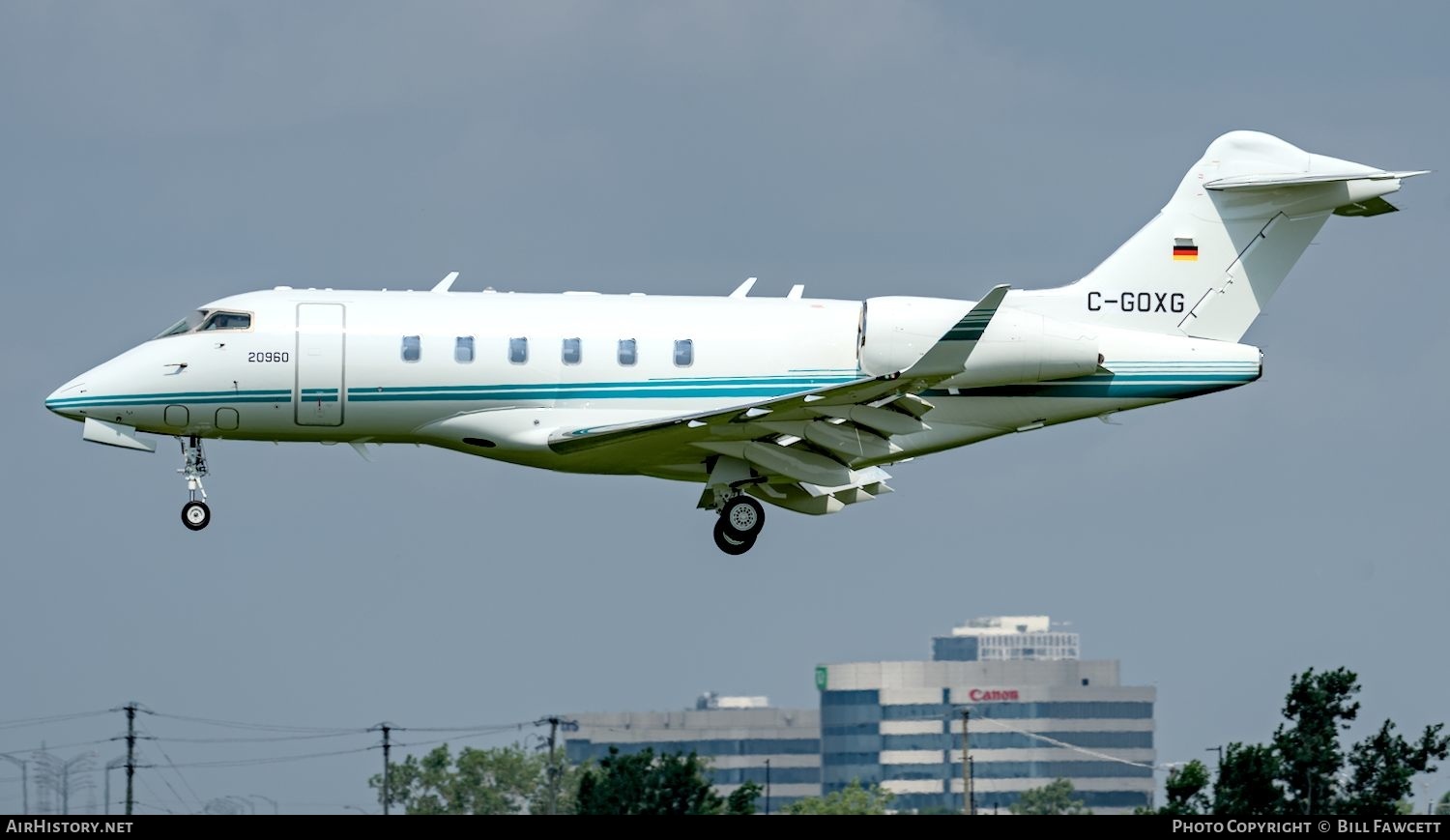 Aircraft Photo of C-GOXG | Bombardier Challenger 350 (BD-100-1A10) | AirHistory.net #589958