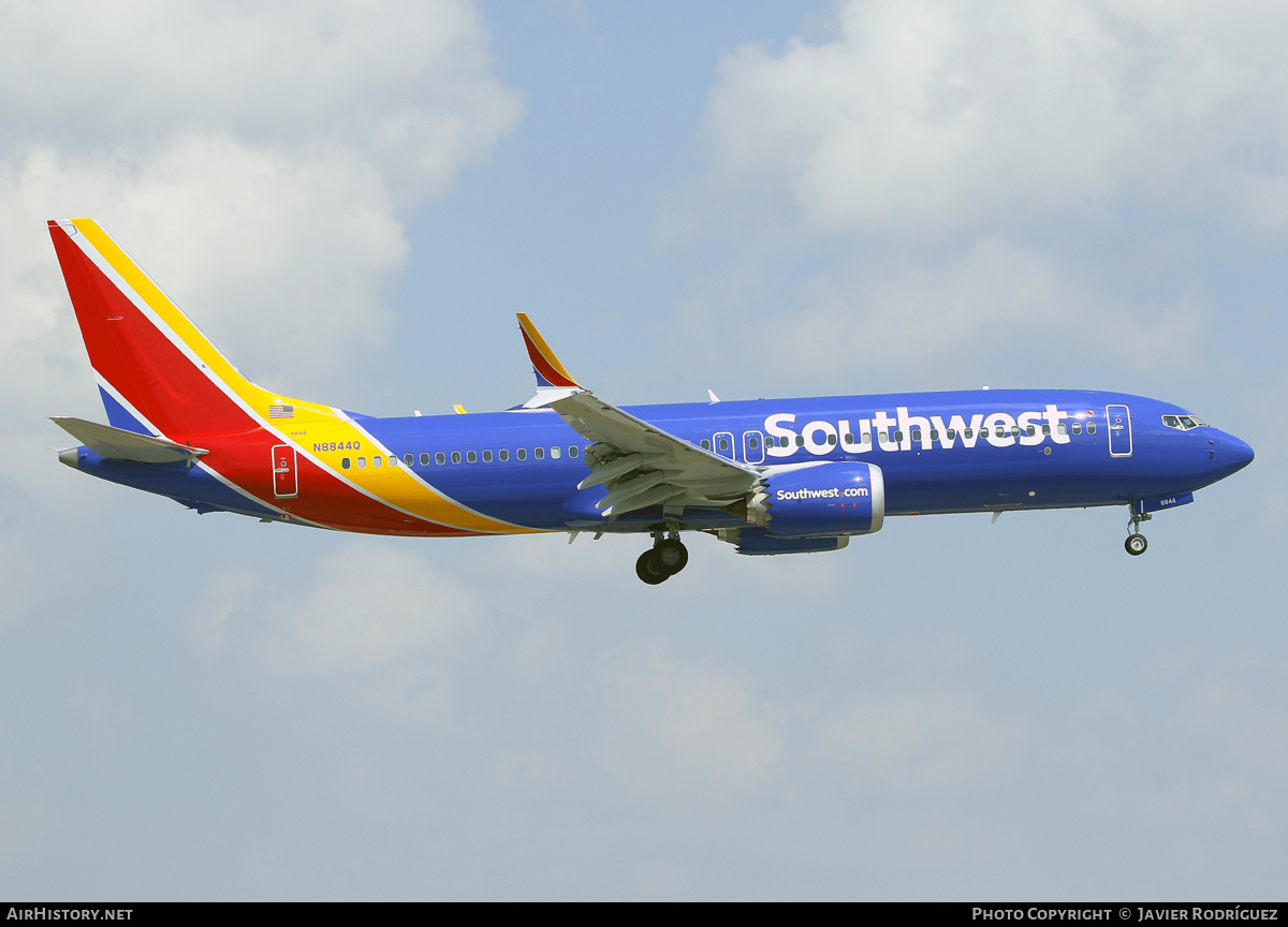 Aircraft Photo of N8844Q | Boeing 737-8 Max 8 | Southwest Airlines | AirHistory.net #590048