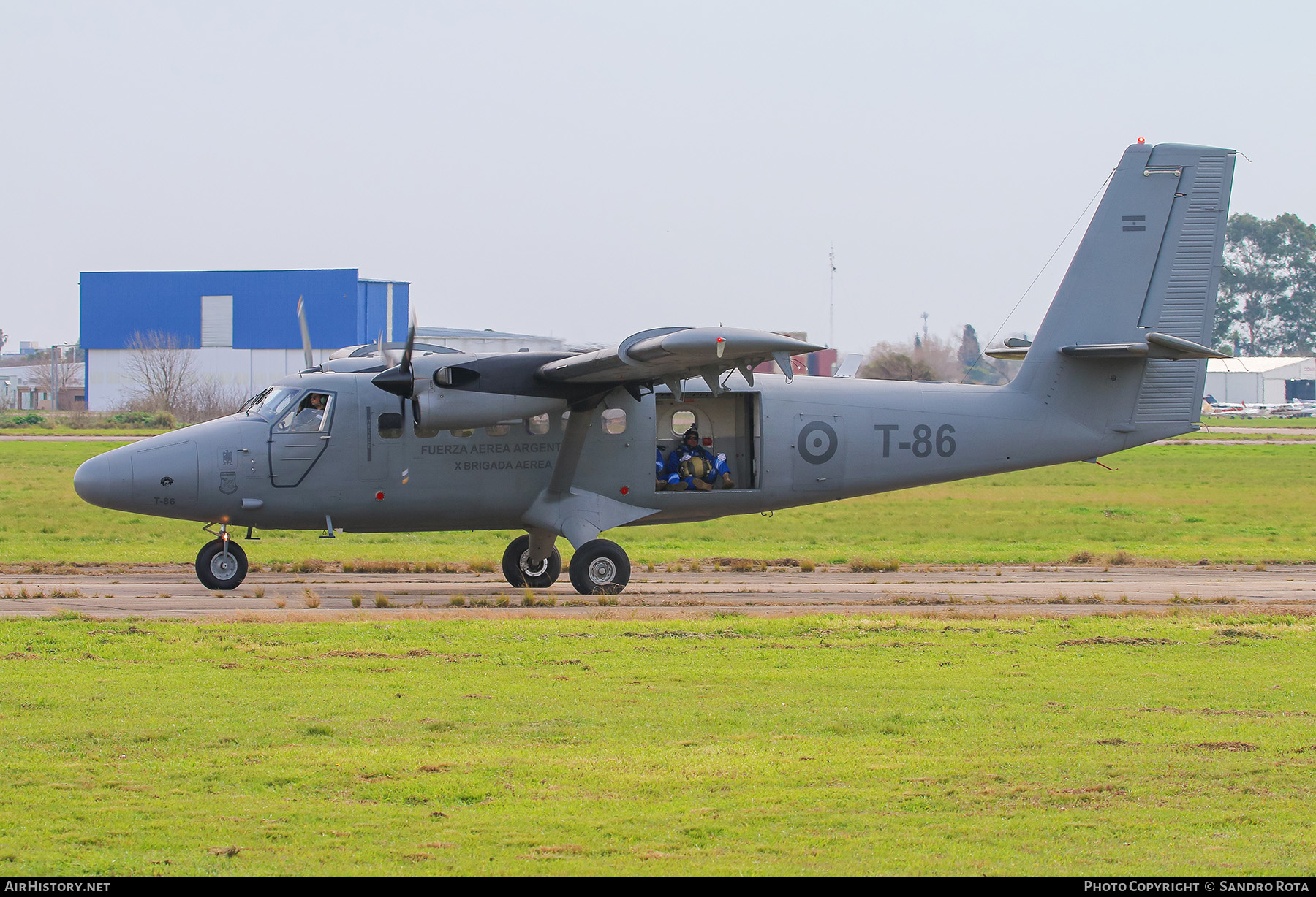 Aircraft Photo of T-86 | De Havilland Canada DHC-6-200 Twin Otter | Argentina - Air Force | AirHistory.net #590094