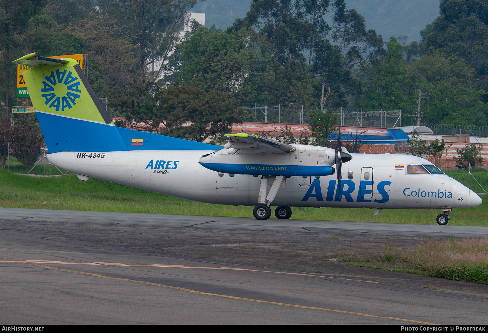 Aircraft Photo of HK-4345 | De Havilland Canada DHC-8-102 Dash 8 | AIRES - Aerovías de Integración Regional | AirHistory.net #590138