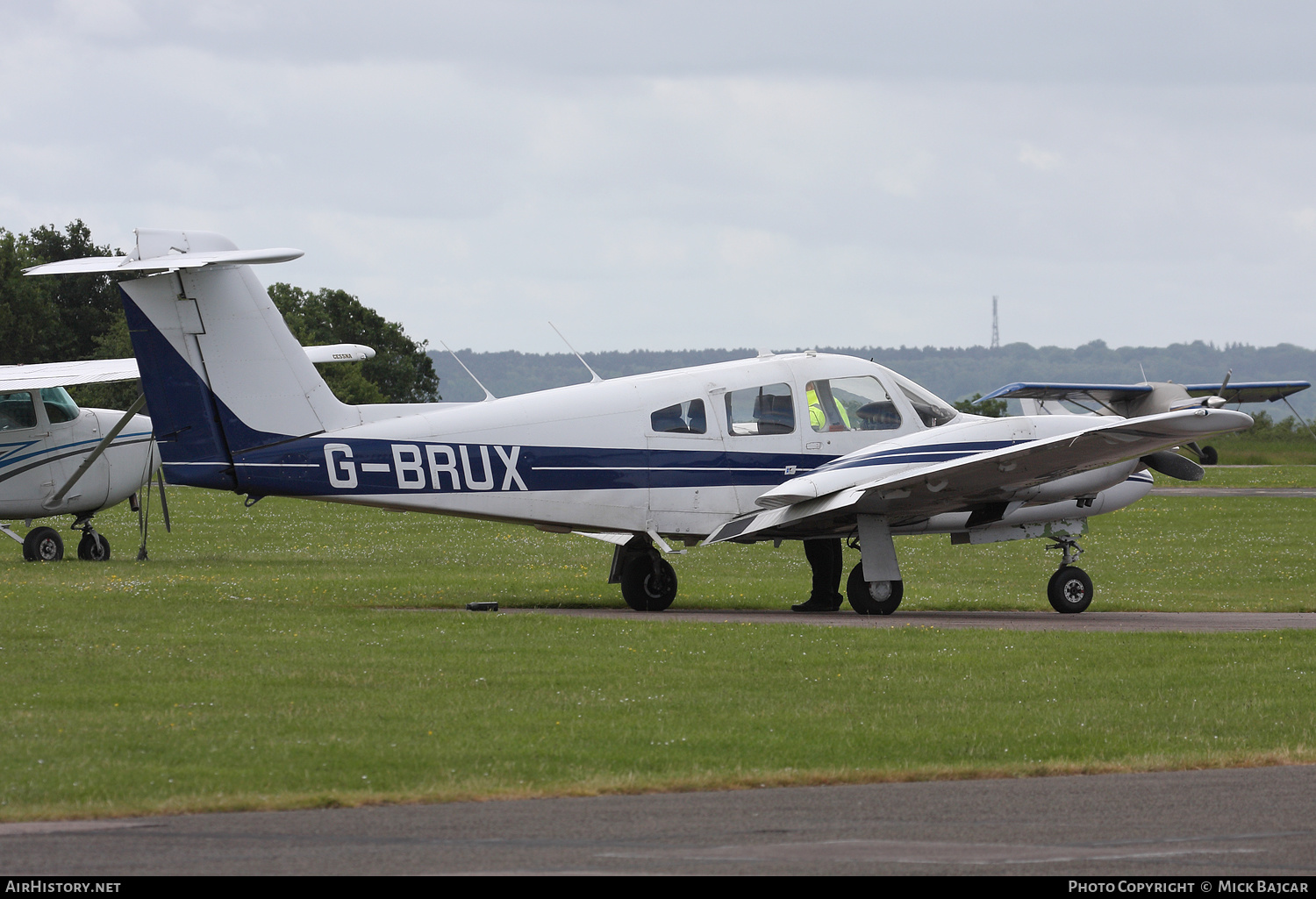 Aircraft Photo of G-BRUX | Piper PA-44-180 Seminole | AirHistory.net #590151