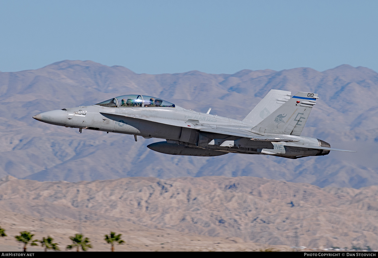 Aircraft Photo of 165409 | McDonnell Douglas F/A-18D Hornet | USA - Marines | AirHistory.net #590259