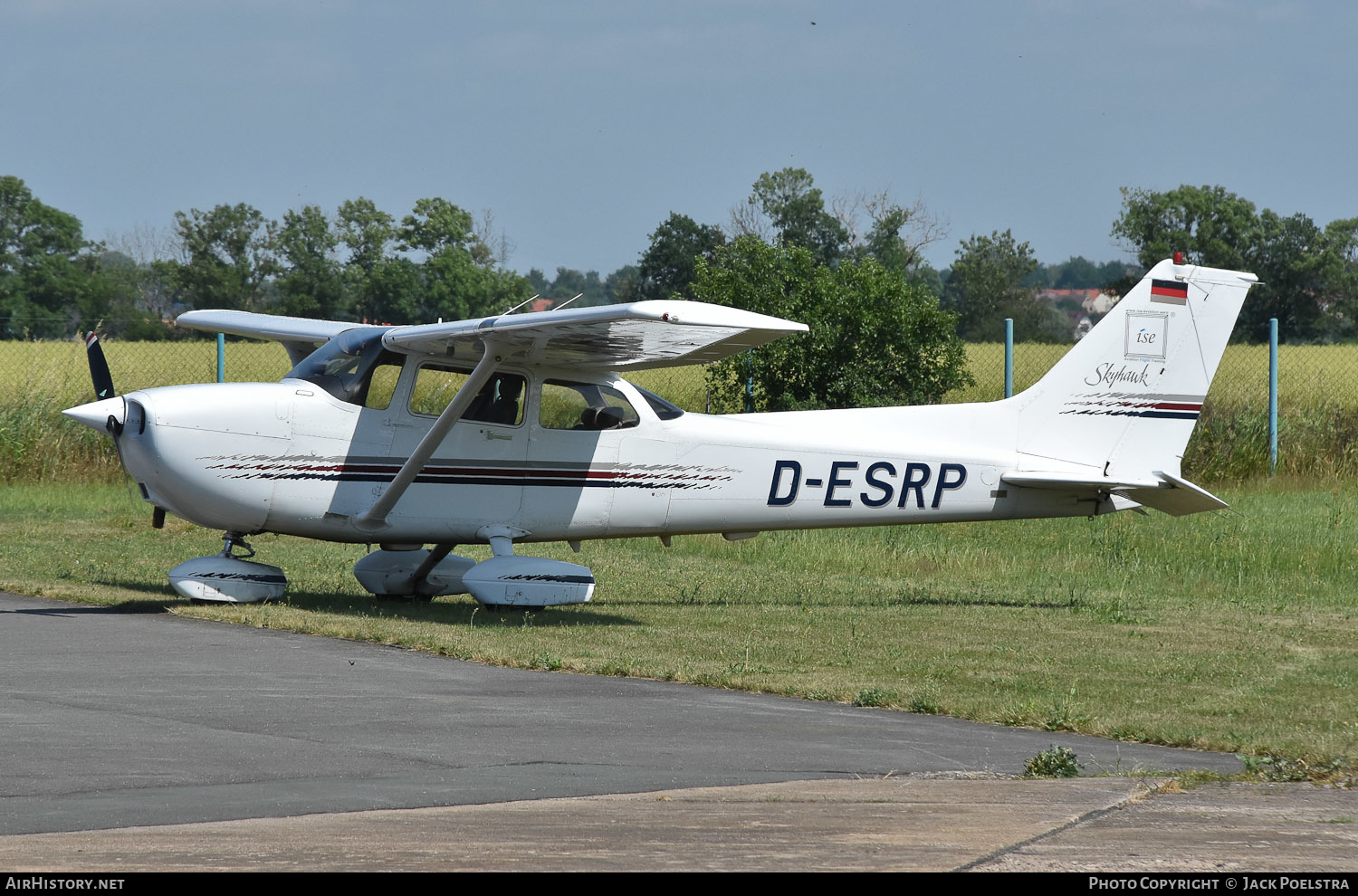 Aircraft Photo of D-ESRP | Cessna 172R Skyhawk | ISE Aviation Flight Training | AirHistory.net #590514