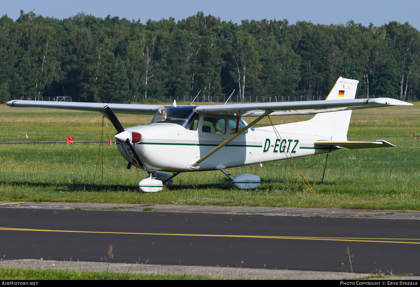 Aircraft Photo of D-EGTZ | Cessna 172N Skyhawk II | AirHistory.net #590688