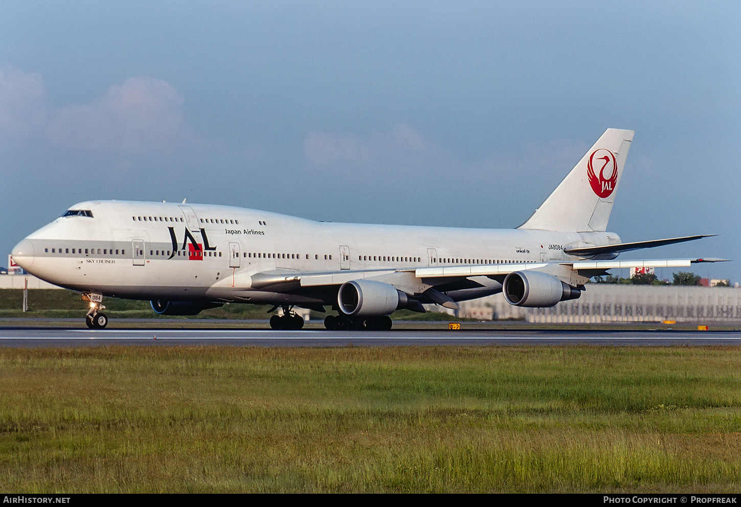 Aircraft Photo of JA8084 | Boeing 747-446D | Japan Airlines - JAL | AirHistory.net #590797