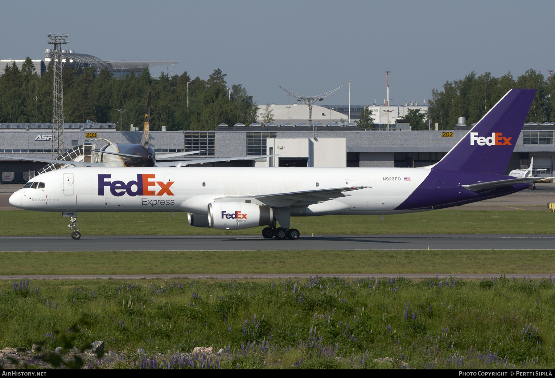 Aircraft Photo of N923FD | Boeing 757-204(SF) | FedEx Express | AirHistory.net #590831