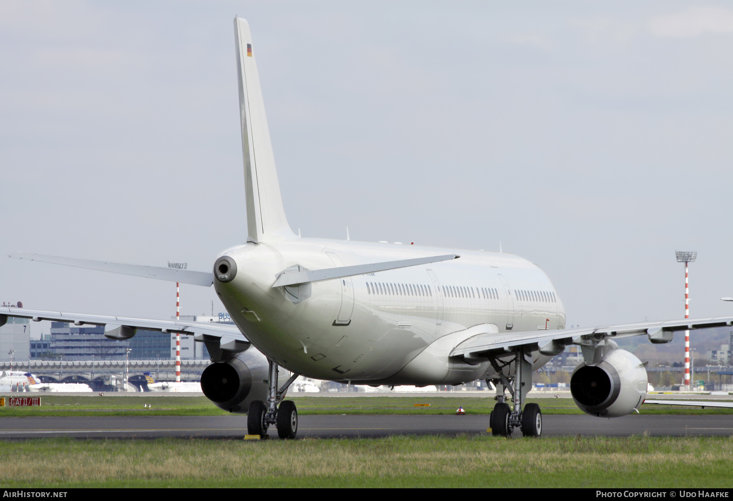 Aircraft Photo of D-ANJA | Airbus A321-111 | Blue Wings | AirHistory.net #590863