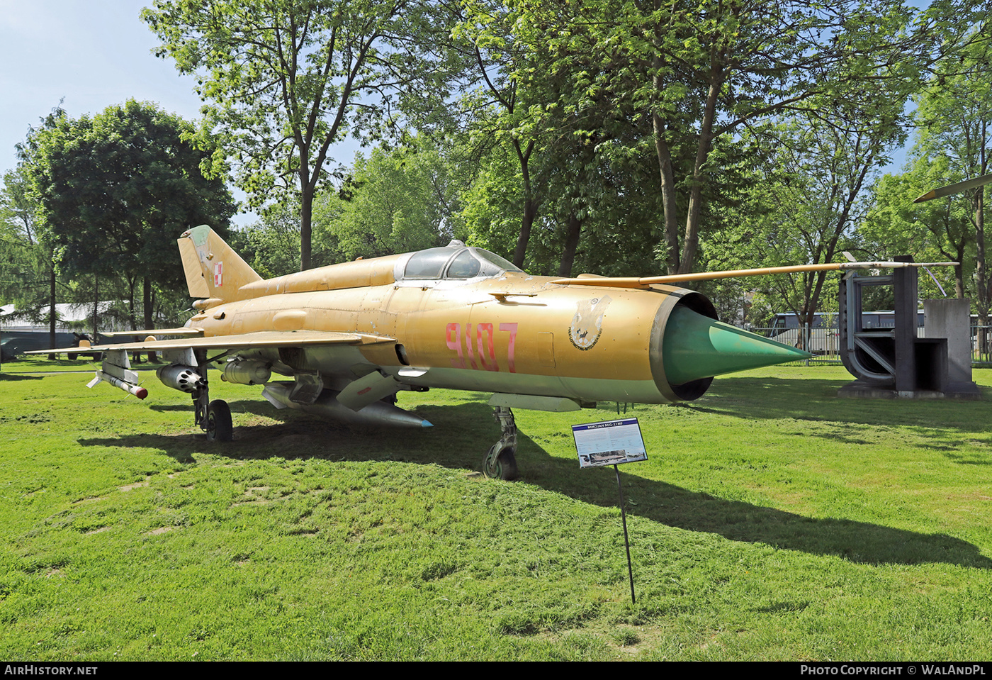 Aircraft Photo of 9107 | Mikoyan-Gurevich MiG-21MF | Poland - Air Force | AirHistory.net #591048
