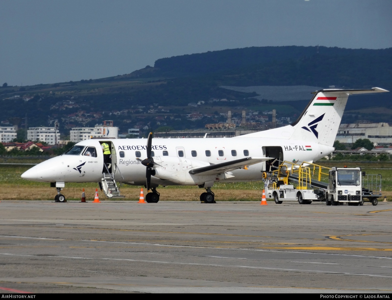 Aircraft Photo of HA-FAL | Embraer EMB-120ER Brasilia | Aeroexpress Regional | AirHistory.net #591081