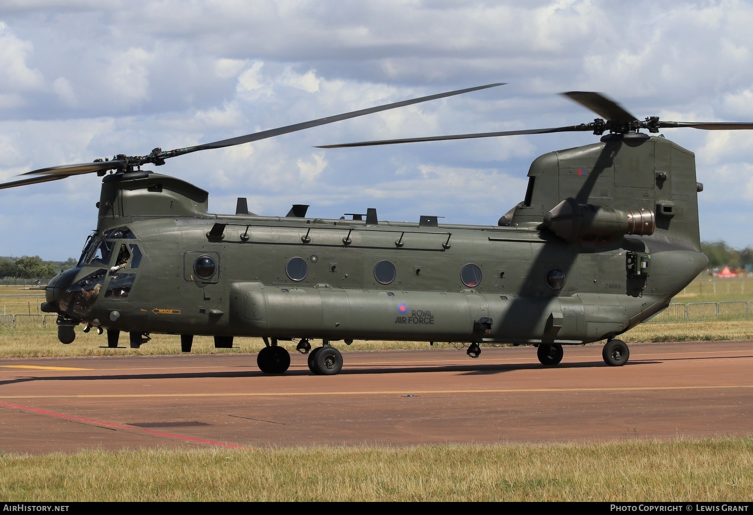 Aircraft Photo of ZA683 | Boeing Chinook HC6A (352) | UK - Air Force | AirHistory.net #591097