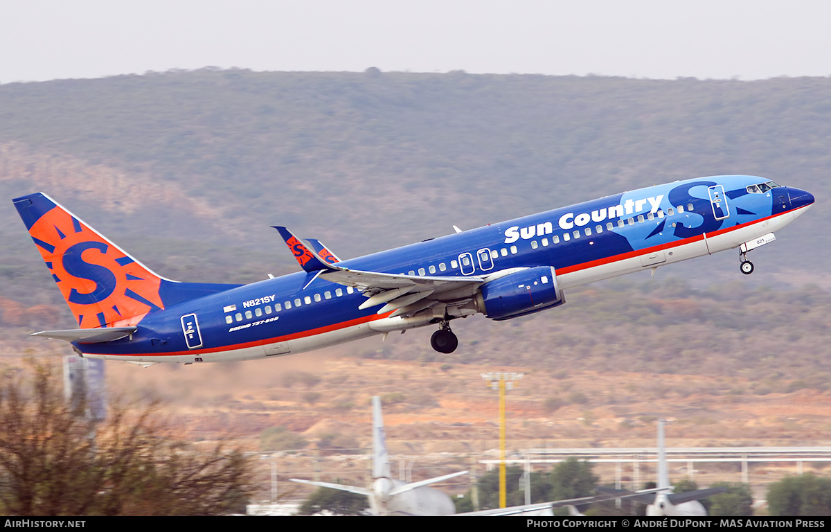 Aircraft Photo of N821SY | Boeing 737-8FH | Sun Country Airlines | AirHistory.net #591106