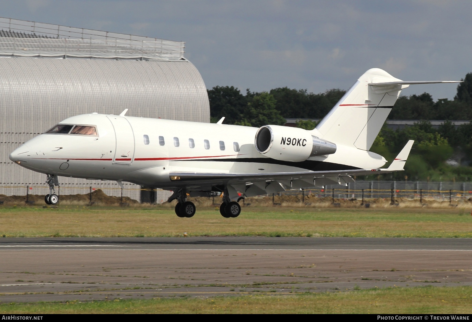 Aircraft Photo of N90KC | Bombardier Challenger 650 (CL-600-2B16) | AirHistory.net #591339