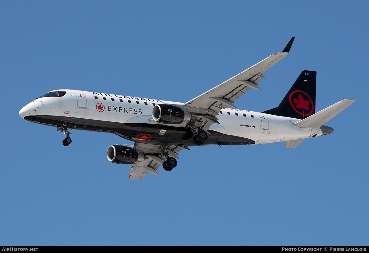 Aircraft Photo of C-FRQW | Embraer 175SU (ERJ-170-200SU) | Air Canada Express | AirHistory.net #591542