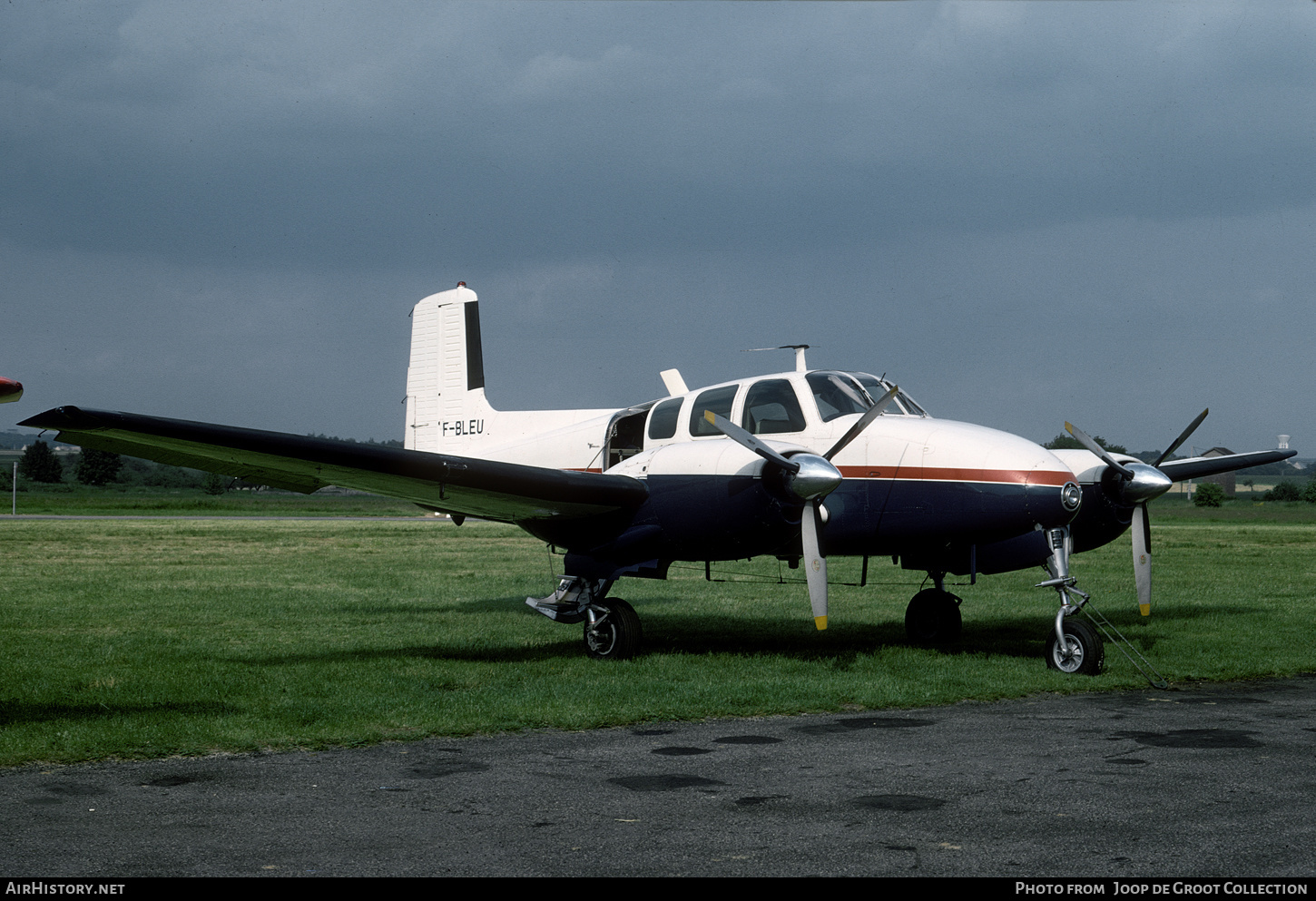 Aircraft Photo of F-BLEU | Beech D50E Twin Bonanza | AirHistory.net #591875