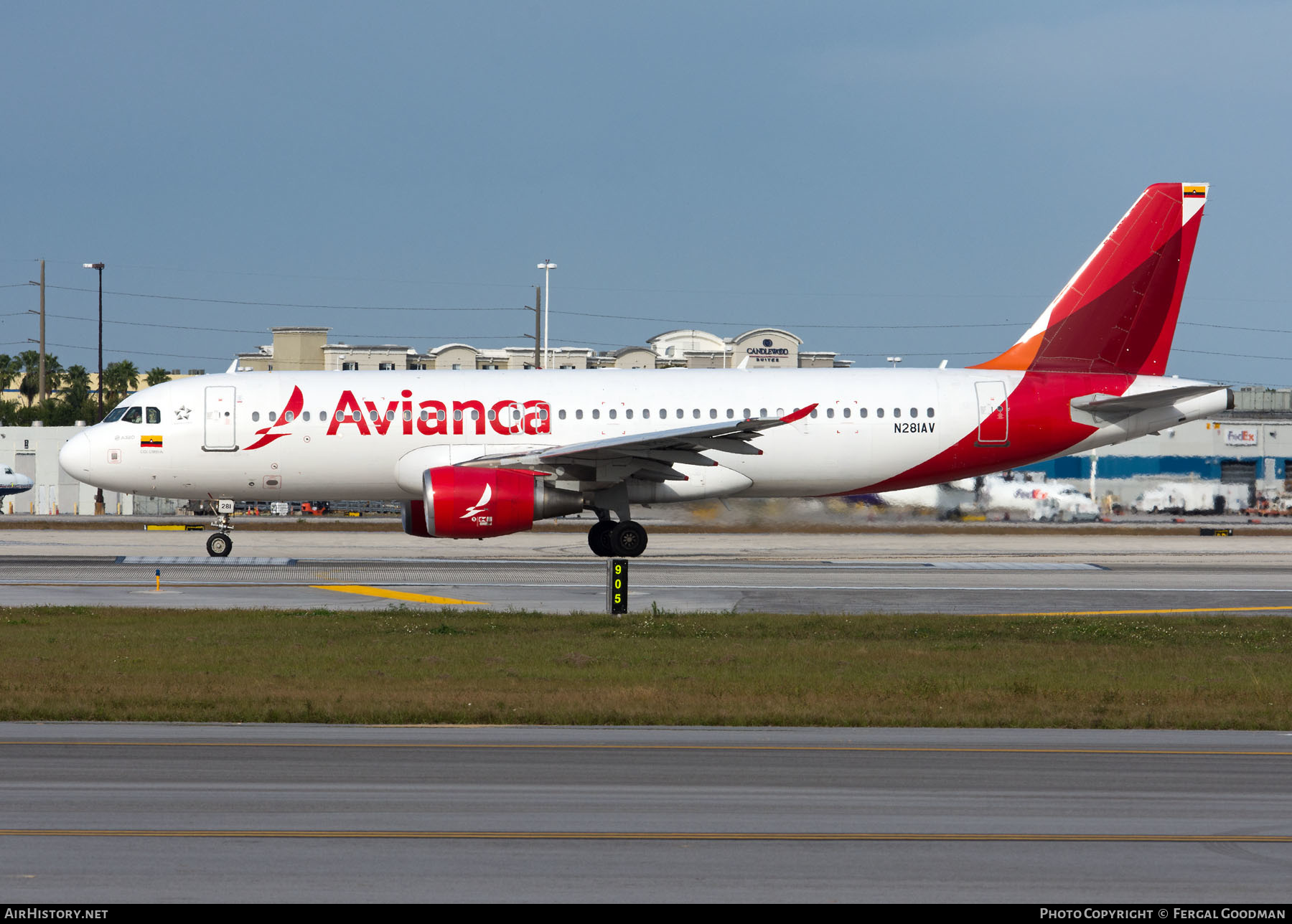 Aircraft Photo of N281AV | Airbus A320-214 | Avianca | AirHistory.net #592204