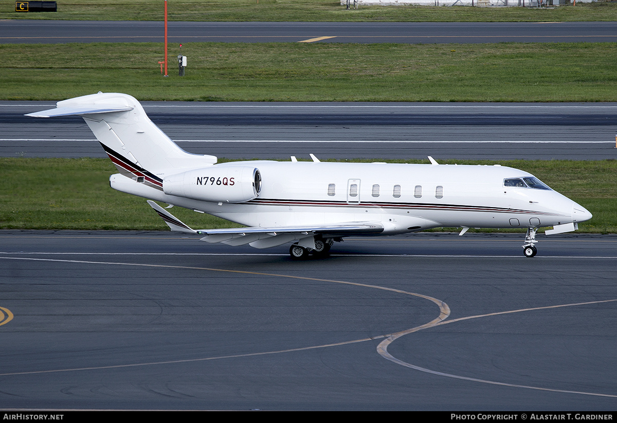 Aircraft Photo of N796QS | Bombardier Challenger 350 (BD-100-1A10) | AirHistory.net #592325