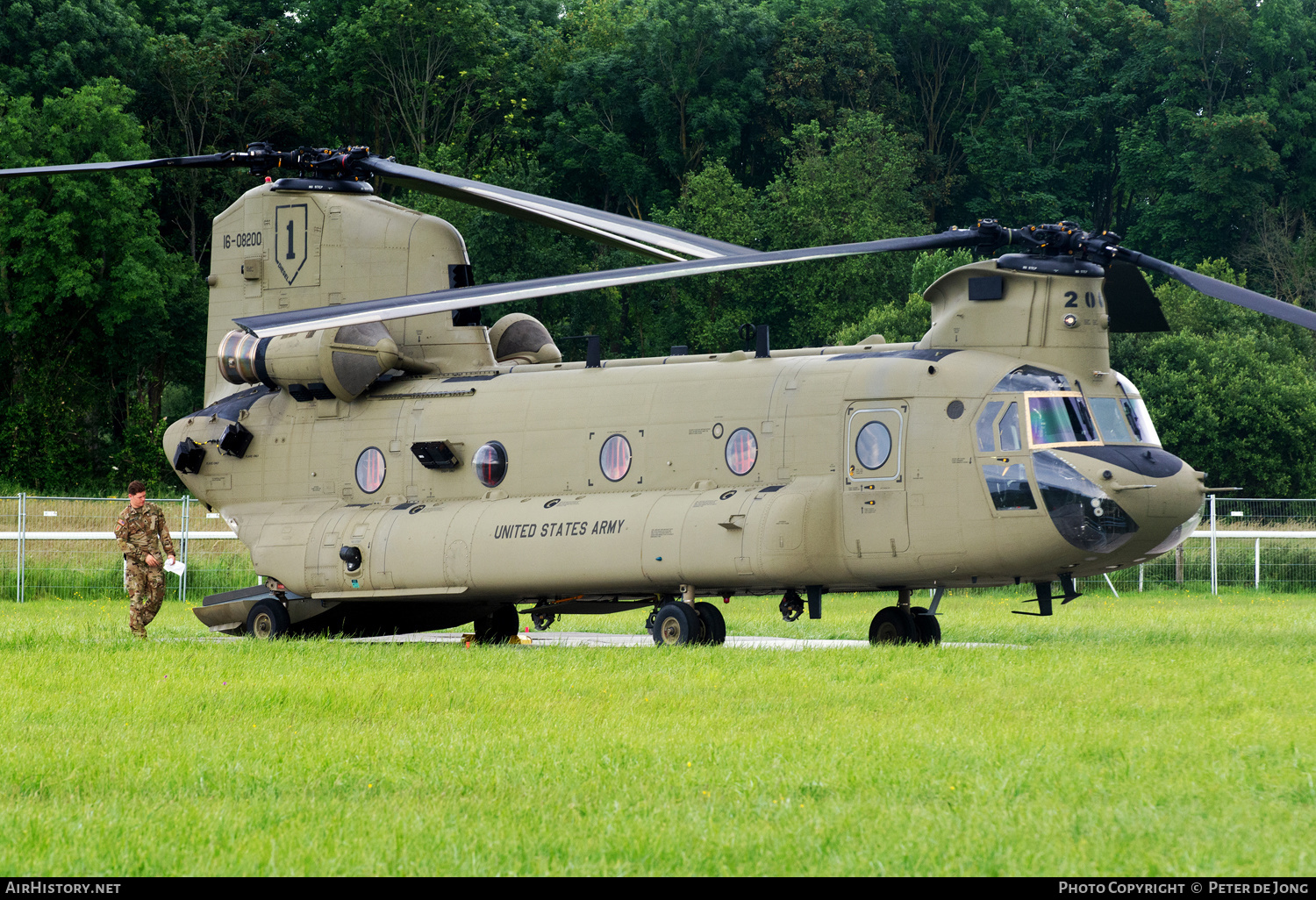 Aircraft Photo of 16-8200 / 16-08200 | Boeing CH-47F Chinook (414) | USA - Army | AirHistory.net #592348