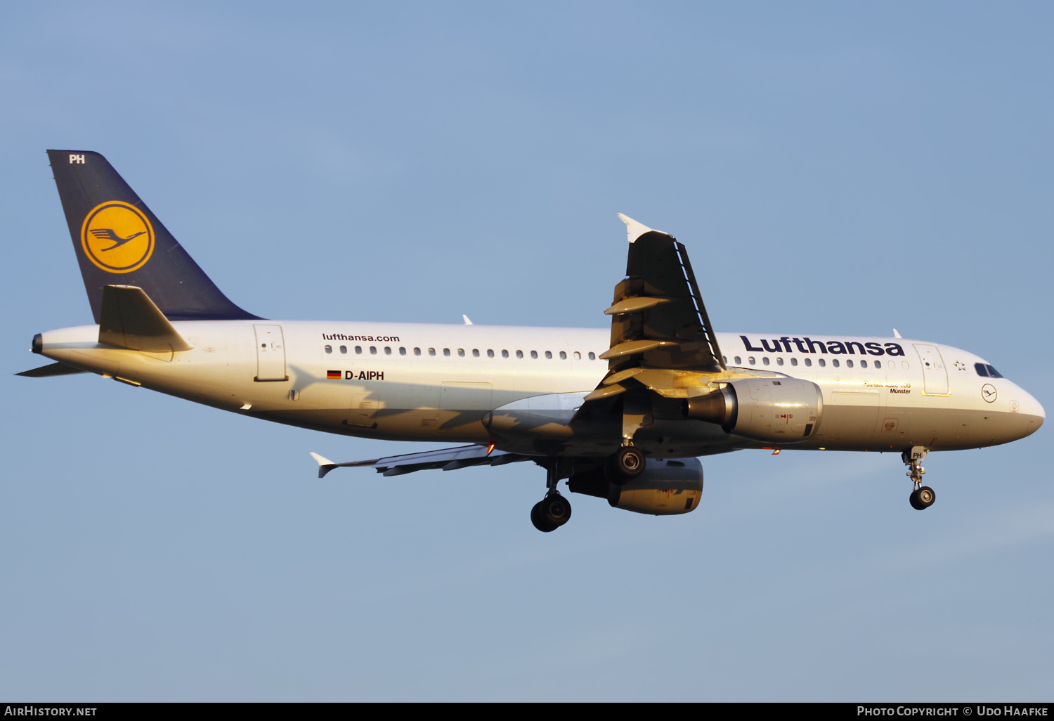 Aircraft Photo of D-AIPH | Airbus A320-211 | Lufthansa | AirHistory.net #592491