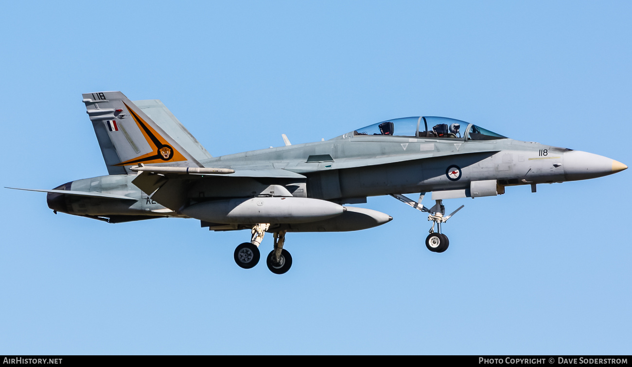 Aircraft Photo of A21-118 | McDonnell Douglas F/A-18B Hornet | Australia - Air Force | AirHistory.net #592674