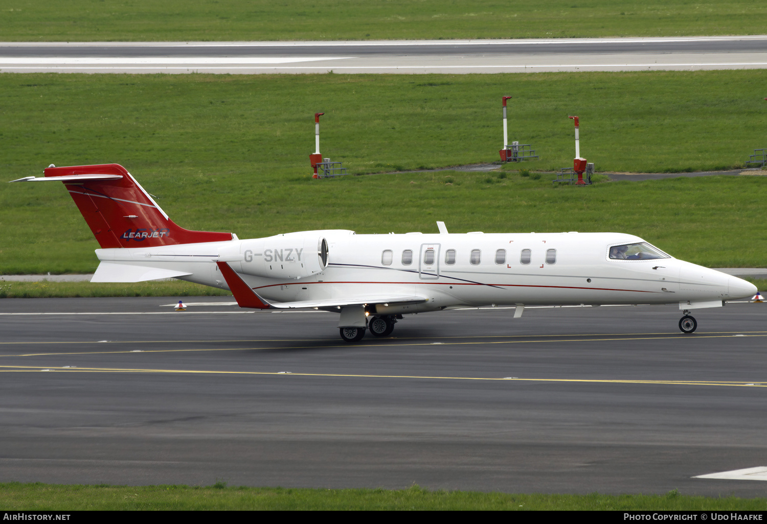 Aircraft Photo of G-SNZY | Learjet 45XR | AirHistory.net #592718
