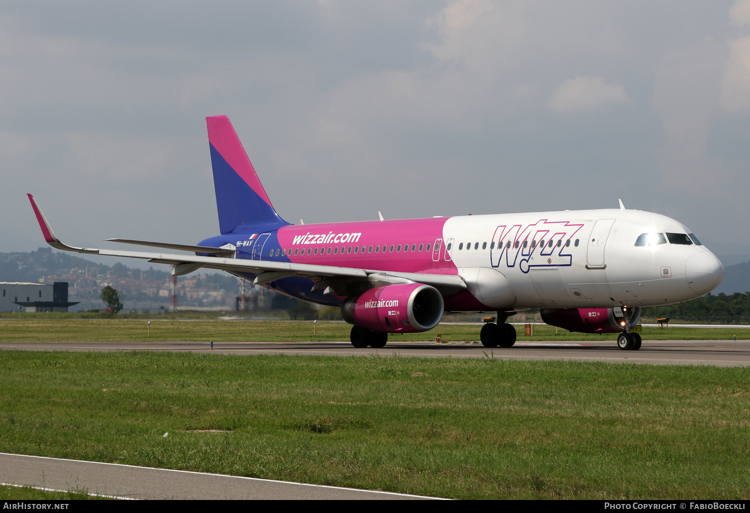 Aircraft Photo of 9H-WAV | Airbus A320-232 | Wizz Air | AirHistory.net #592851