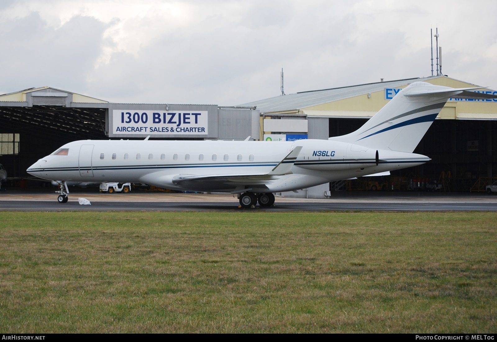 Aircraft Photo of N36LG | Bombardier Global Express XRS (BD-700-1A10) | AirHistory.net #592869