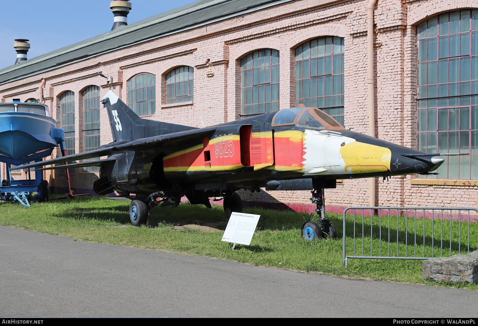 Aircraft Photo of 9825 | Mikoyan-Gurevich MiG-23BN | Czechia - Air Force | AirHistory.net #592885