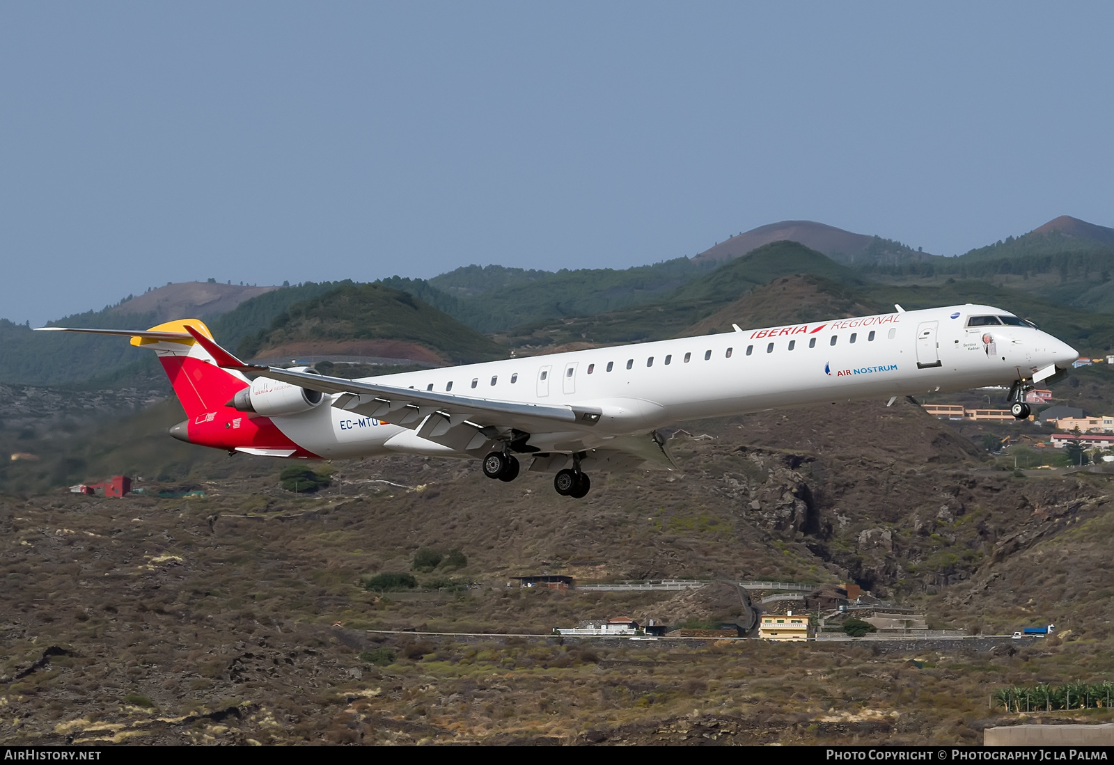 Aircraft Photo of EC-MTO | Bombardier CRJ-1000 (CL-600-2E25) | Air Nostrum | AirHistory.net #592894