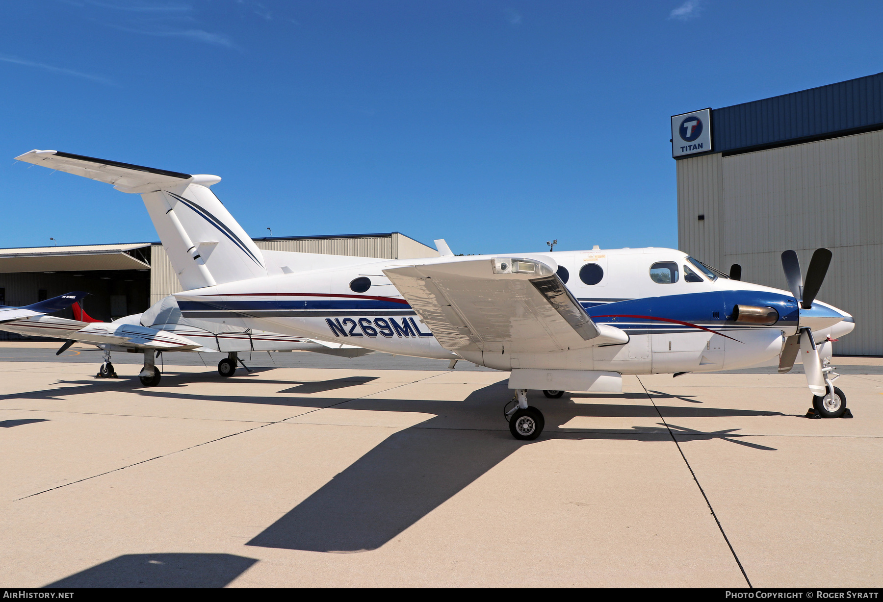 Aircraft Photo of N269ML | Beech B200 Super King Air | AirHistory.net #592896