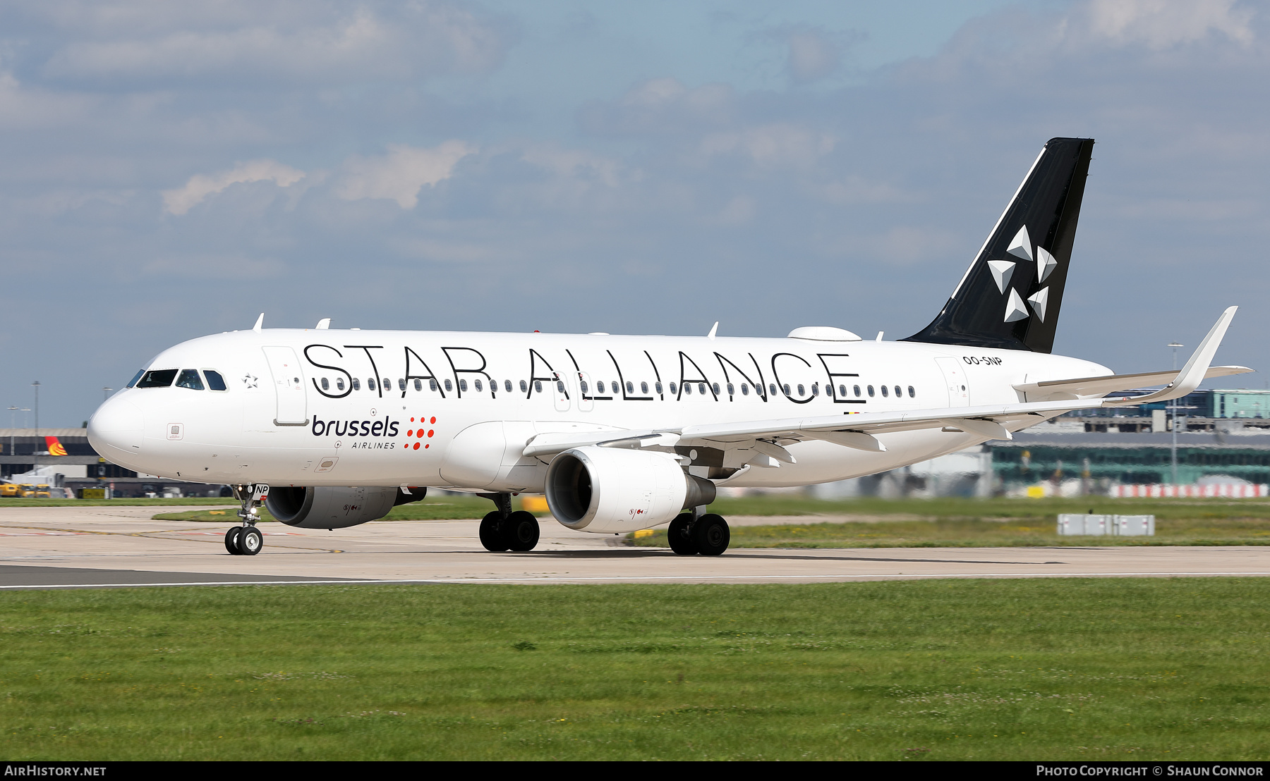 Aircraft Photo of OO-SNP | Airbus A320-214 | Brussels Airlines | AirHistory.net #592969