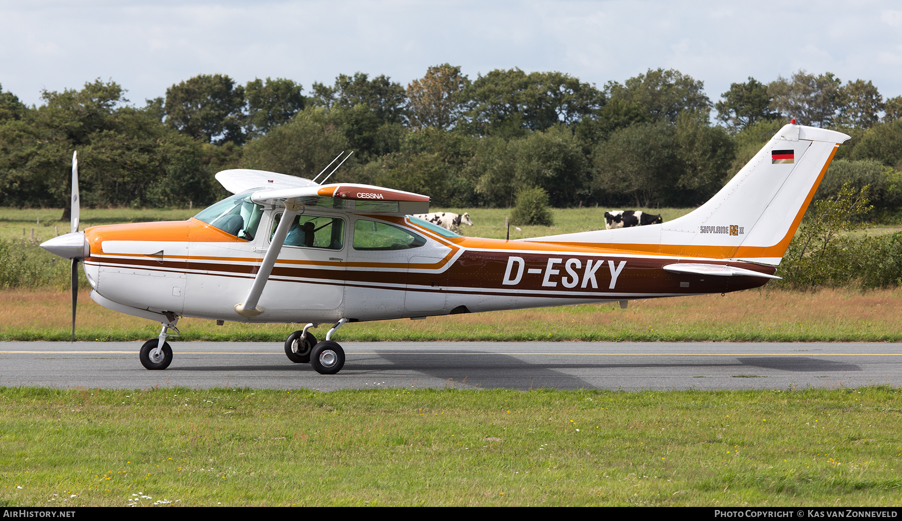 Aircraft Photo of D-ESKY | Cessna R182 Skylane RG II | AirHistory.net #593086