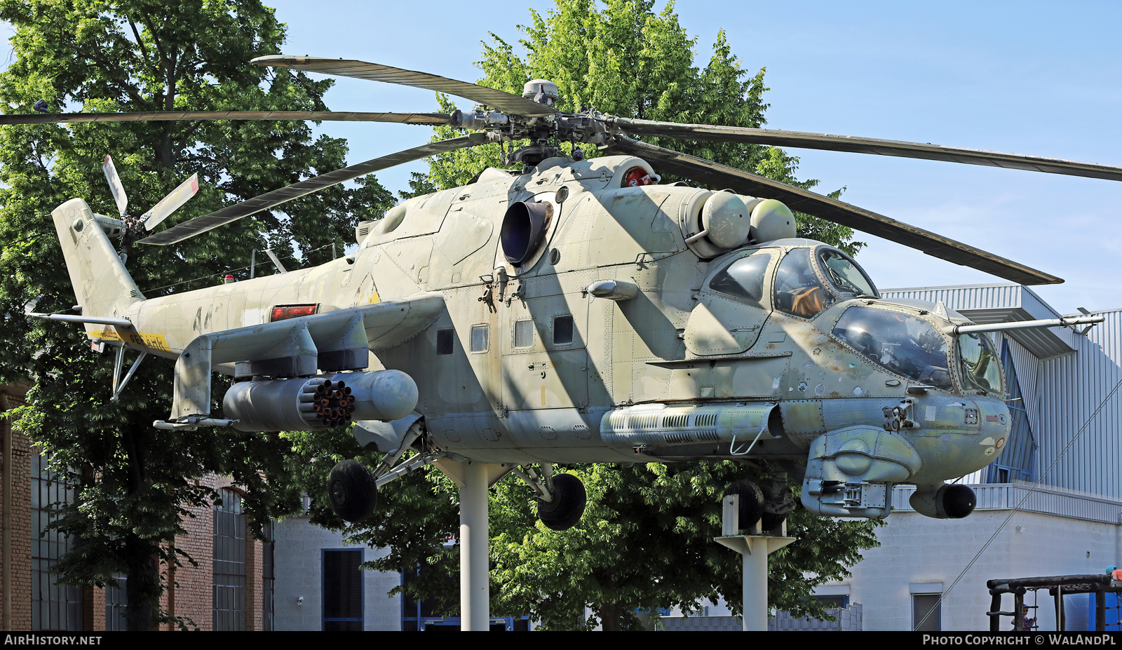 Aircraft Photo of 9834 | Mil Mi-24P | East Germany - Air Force | AirHistory.net #593197