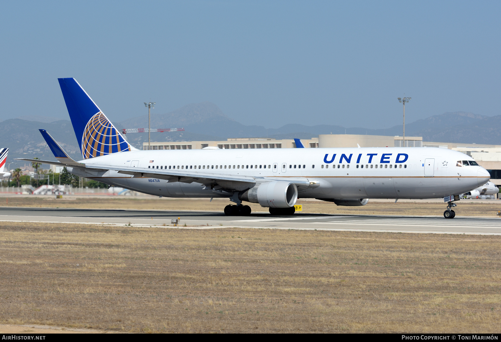 Aircraft Photo of N647UA | Boeing 767-322/ER | United Airlines | AirHistory.net #593369