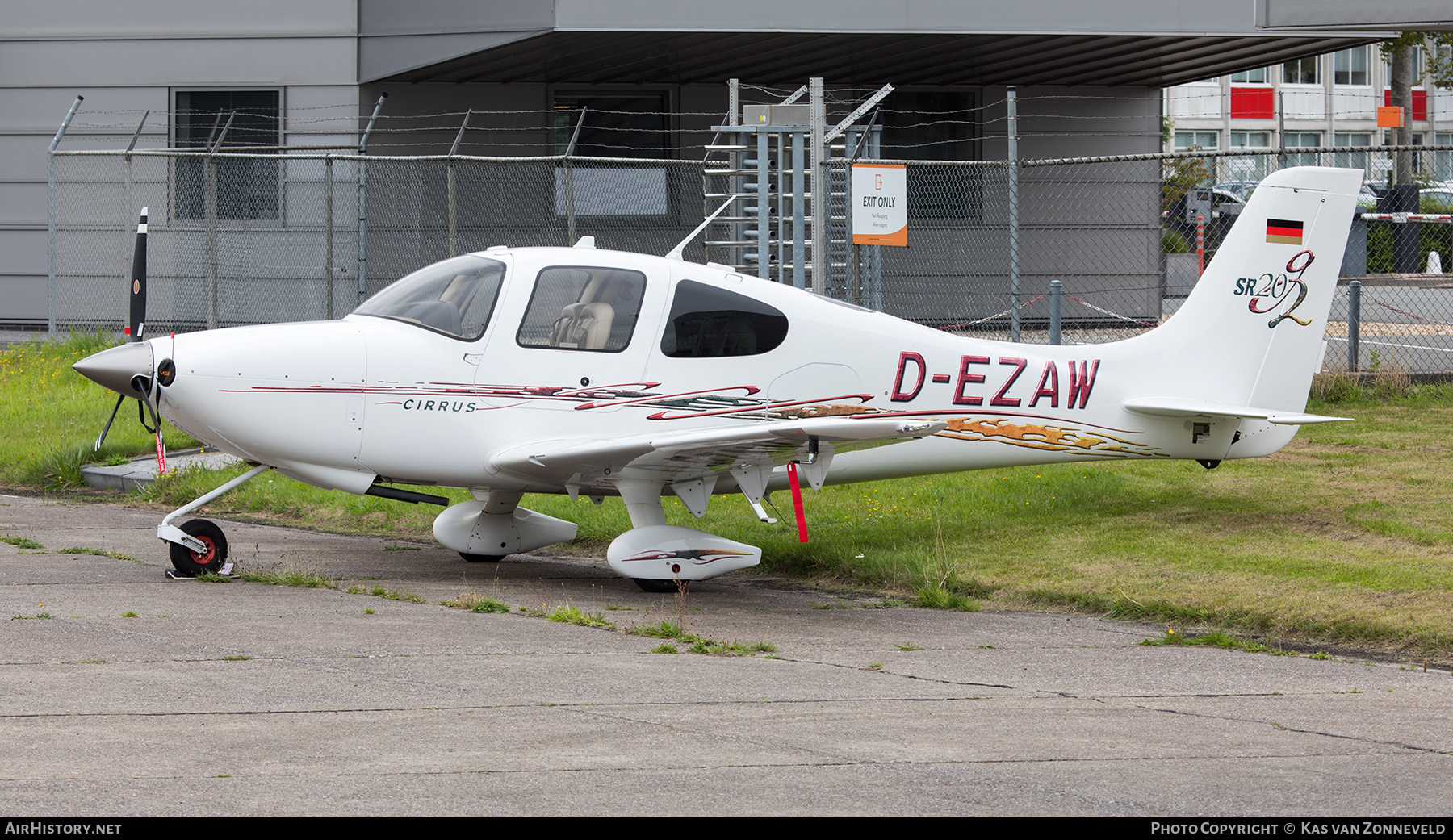 Aircraft Photo of D-EZAW | Cirrus SR-20 G2 | AirHistory.net #593388