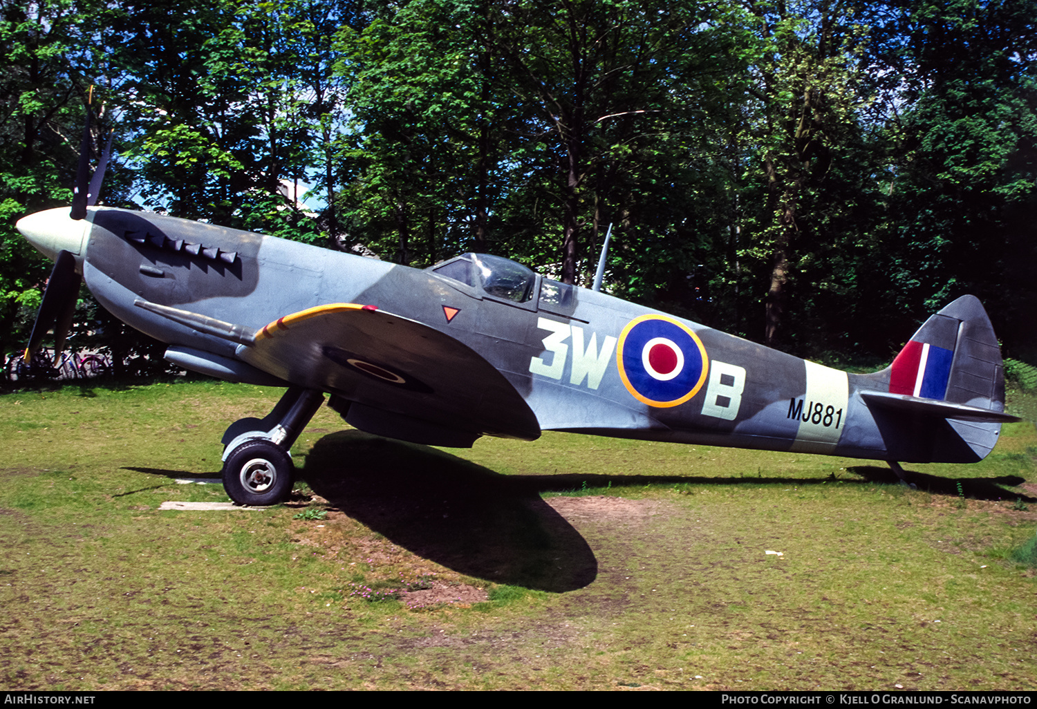 Aircraft Photo of MJ881 | Supermarine 361 Spitfire LF9C (model) | UK - Air Force | AirHistory.net #593463