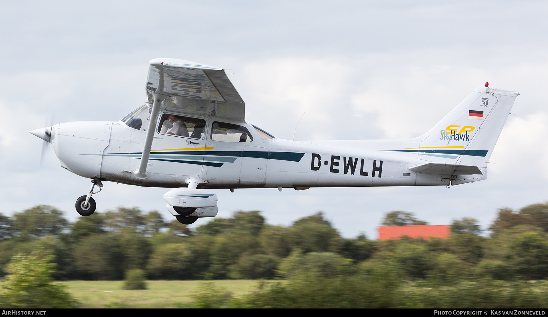 Aircraft Photo of D-EWLH | Cessna 172S Skyhawk SP | AirHistory.net #593647