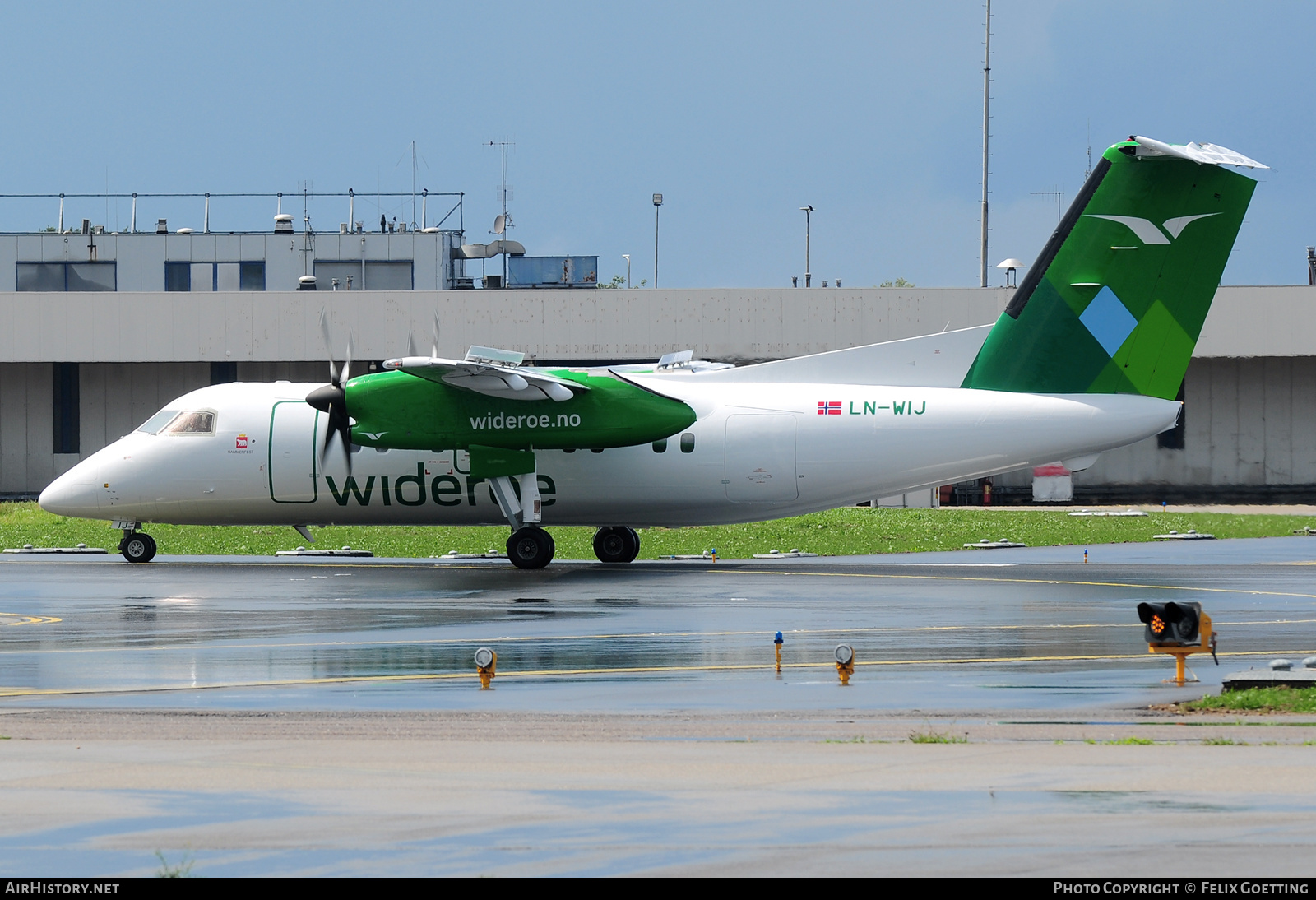 Aircraft Photo of LN-WIJ | De Havilland Canada DHC-8-103 Dash 8 | Widerøe | AirHistory.net #593811