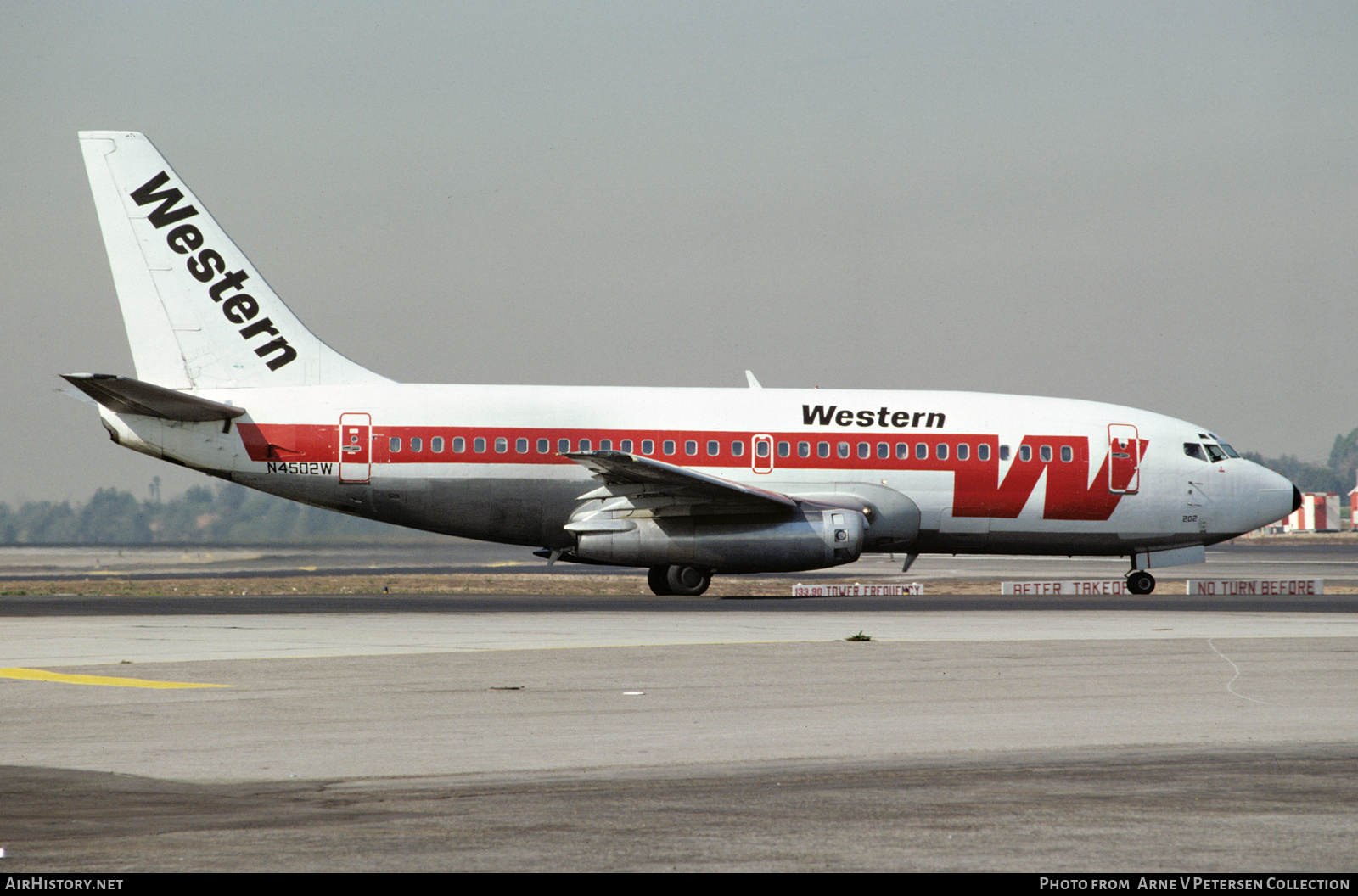 Aircraft Photo of N4502W | Boeing 737-247 | Western Airlines | AirHistory.net #594013