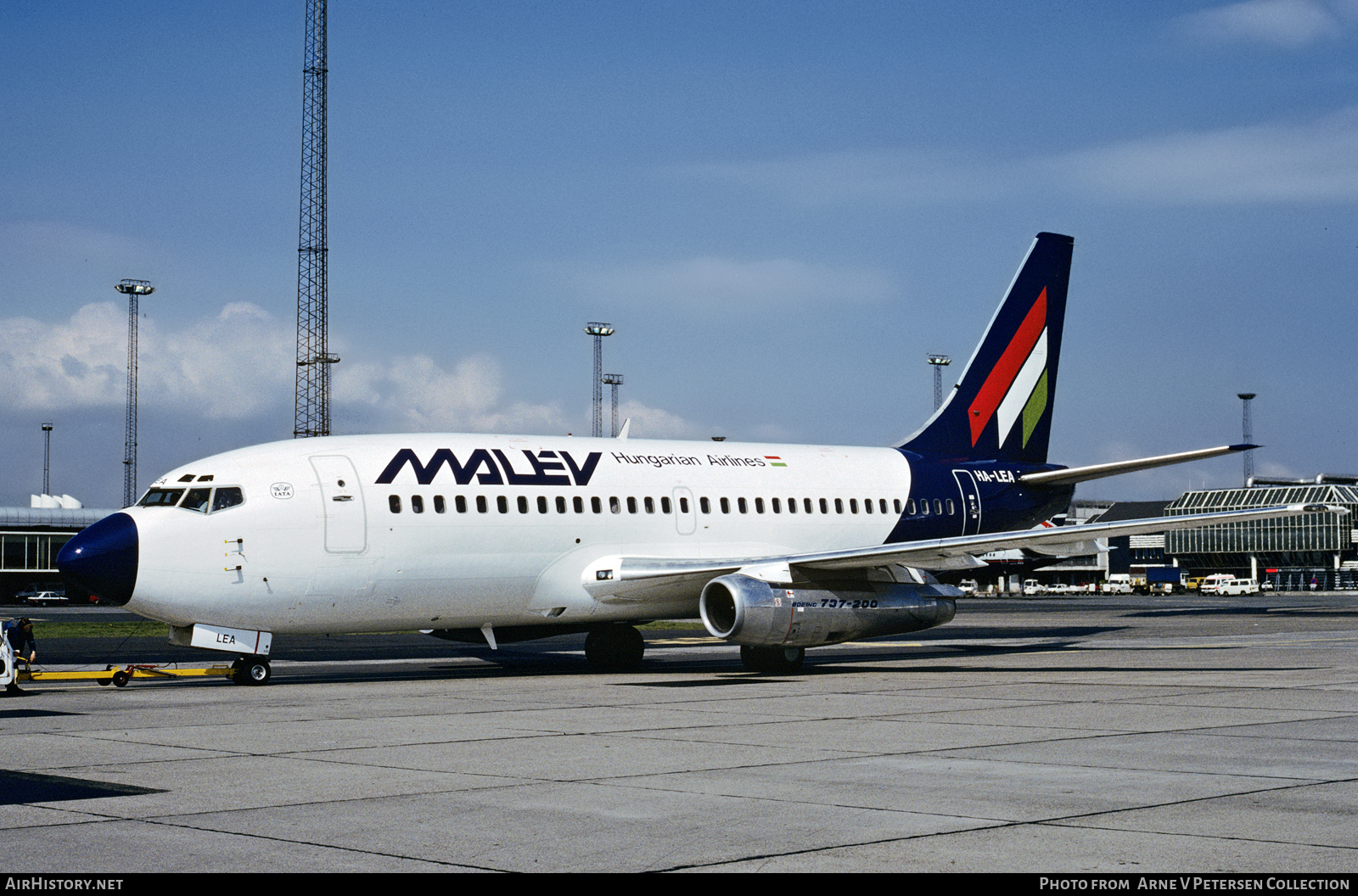 Aircraft Photo of HA-LEA | Boeing 737-2Q8/Adv | Malév - Hungarian Airlines | AirHistory.net #594061